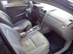 TOYOTA COROLLA 1.8 GLI 16V FLEX 4P AUTOMÁTICO 2010/2010 ALTERNATIVA VEÍCULOS LAJEADO / Carros no Vale