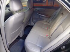 TOYOTA COROLLA 1.8 GLI 16V FLEX 4P AUTOMÁTICO 2010/2010 ALTERNATIVA VEÍCULOS LAJEADO / Carros no Vale