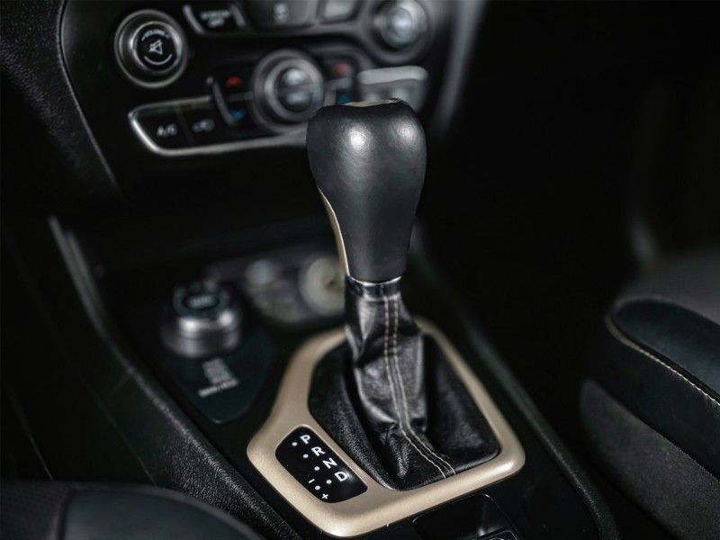 JEEP CHEROKEE 3.2 LIMITED 4X4 V6 24V GASOLINA 4P AUTOMÁTICO 2014/2014 DUARTE VEÍCULOS PORTO ALEGRE / Carros no Vale