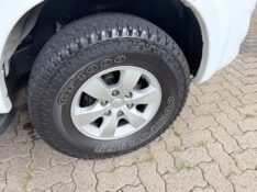 TOYOTA HILUX 2.7 SR 4X2 CD 16V FLEX 4P AUTOMÁTICO 2013/2013 ELY AUTOMÓVEIS LAJEADO / Carros no Vale