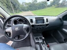 TOYOTA HILUX 2.7 SR 4X2 CD 16V FLEX 4P AUTOMÁTICO 2013/2013 ELY AUTOMÓVEIS LAJEADO / Carros no Vale