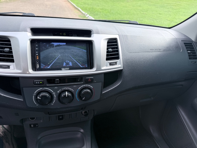 TOYOTA HILUX 2.7 SR 4X2 CD 16V FLEX 4P AUTOMÁTICO 2013/2013 ELY AUTOMÓVEIS LAJEADO / Carros no Vale