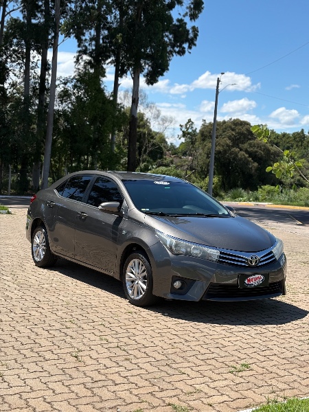 TOYOTA COROLLA 2.0 XEI 16V FLEX 4P AUTOMÁTICO 2014/2015 NEURI VEÍCULOS LAJEADO / Carros no Vale