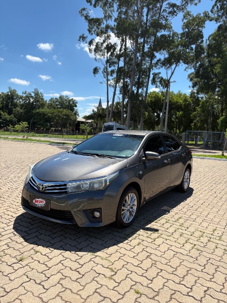TOYOTA COROLLA 2.0 XEI 16V FLEX 4P AUTOMÁTICO 2014/2015 NEURI VEÍCULOS LAJEADO / Carros no Vale