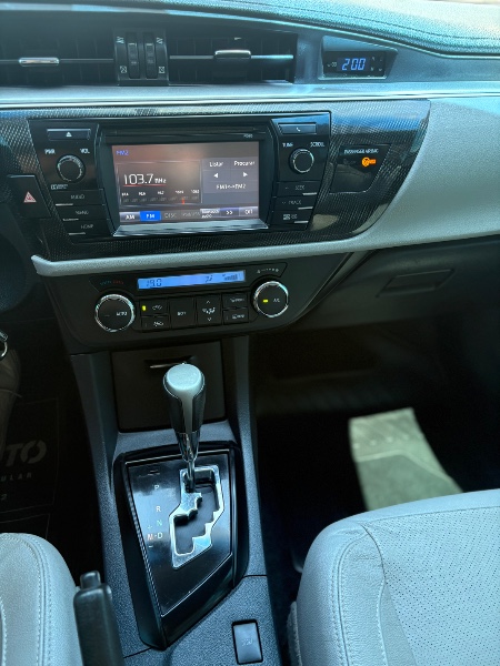 TOYOTA COROLLA 2.0 XEI 16V FLEX 4P AUTOMÁTICO 2014/2015 NEURI VEÍCULOS LAJEADO / Carros no Vale