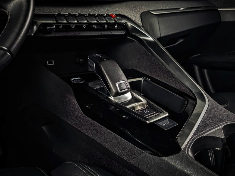 PEUGEOT 3008 1.6 16V GRIFFE PACK TURBO 2020 2019/2020 DUARTE VEÍCULOS PORTO ALEGRE / Carros no Vale