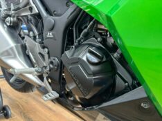 KAWASAKI NINJA 300 /2024 RT 811 VEÍCULOS ARROIO DO MEIO / Carros no Vale