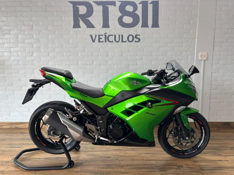 KAWASAKI NINJA 300 /2024 RT 811 VEÍCULOS ARROIO DO MEIO / Carros no Vale
