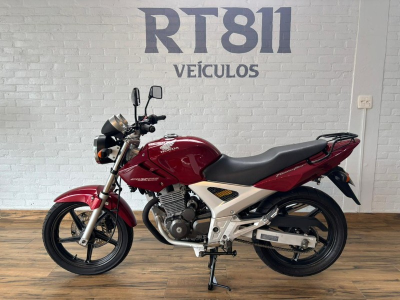 HONDA MOTOS CB 250 TWISTER /2006 RT 811 VEÍCULOS ARROIO DO MEIO / Carros no Vale