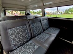 VOLKSWAGEN KOMBI 1.4 9LUGARES IMPÉCAVEL 2011/2012 CRUZEIRO MULTIMARCAS CRUZEIRO DO SUL / Carros no Vale