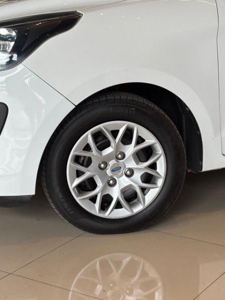 FORD KA 1.0 SE PLUS 2018/2019 JM AUTOMÓVEIS VENÂNCIO AIRES / Carros no Vale