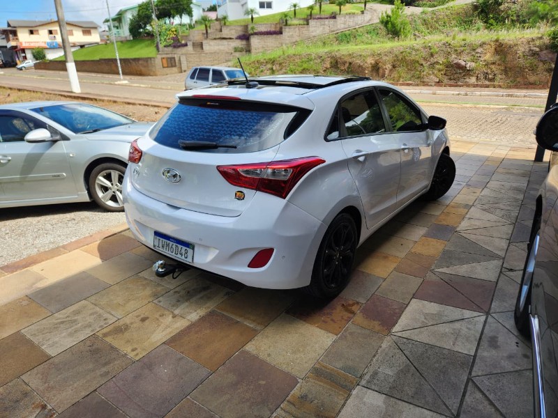 HYUNDAI I30 1.8 2014/2015 TS VEÍCULOS ANTA GORDA / Carros no Vale HYUNDAI I30 1.8 2014/2015 TS VEÍCULOS ANTA GORDA / Carros no Vale