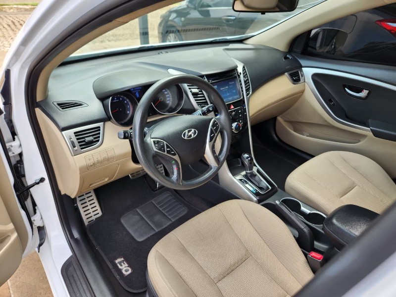HYUNDAI I30 1.8 2014/2015 TS VEÍCULOS ANTA GORDA / Carros no Vale HYUNDAI I30 1.8 2014/2015 TS VEÍCULOS ANTA GORDA / Carros no Vale