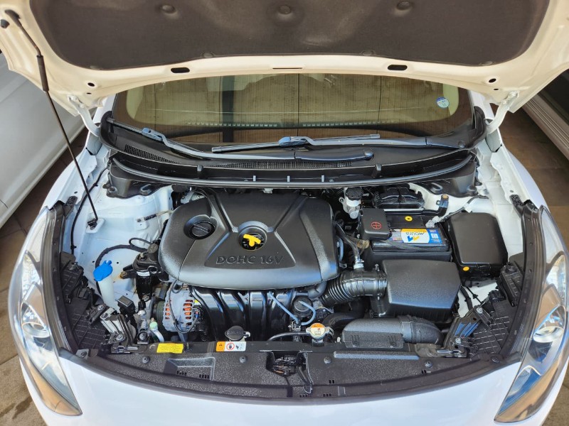 HYUNDAI I30 1.8 2014/2015 TS VEÍCULOS ANTA GORDA / Carros no Vale HYUNDAI I30 1.8 2014/2015 TS VEÍCULOS ANTA GORDA / Carros no Vale