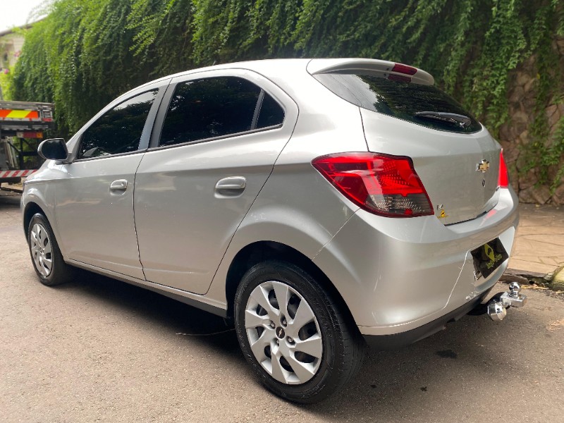 CHEVROLET ONIX LT 1.4 2015/2015 ESTAÇÃO DO CARRO ESTRELA / Carros no Vale