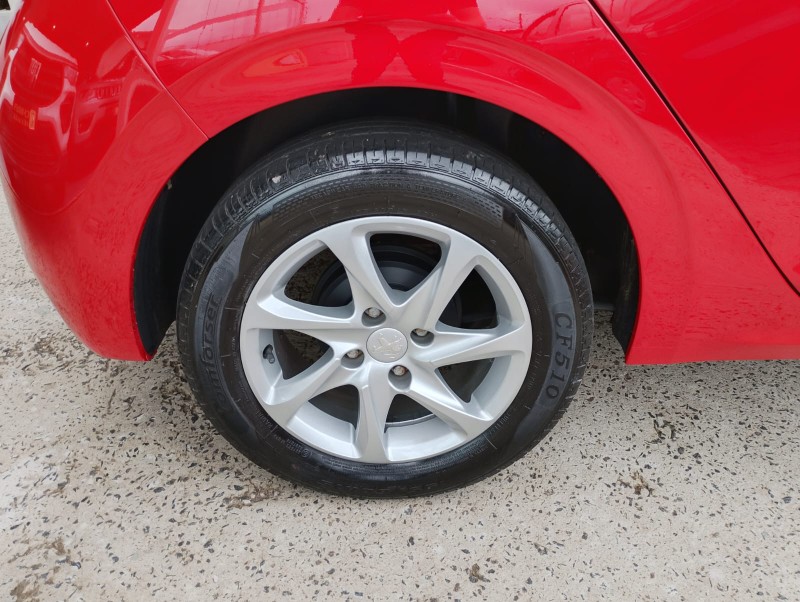 PEUGEOT 208 1.6 ACTIVE PACK 16V FLEX 4P AUTOMÁTICO /2015 CHIMA VEÍCULOS VENÂNCIO AIRES / Carros no Vale