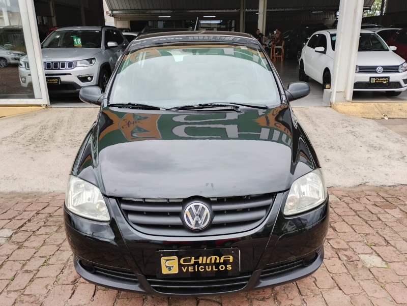 VOLKSWAGEN FOX 1.6 MI PLUS 8V FLEX 4P MANUAL /2008 CHIMA VEÍCULOS VENÂNCIO AIRES / Carros no Vale