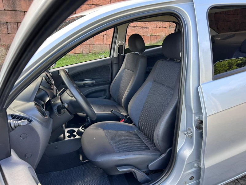 VOLKSWAGEN VOYAGE 1.0/1.0 CITY MI TOTAL FLEX 8V 4P 2015/2015 LS MULTIMARCAS VENÂNCIO AIRES / Carros no Vale