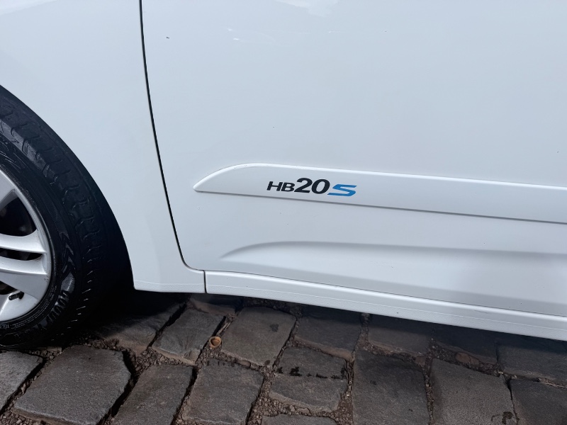 HYUNDAI HB20 SEDAN COMFORT 1.0 2017/2017 ELY AUTOMÓVEIS LAJEADO / Carros no Vale