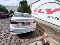 HYUNDAI HB20 SEDAN COMFORT 1.0 2017/2017 ELY AUTOMÓVEIS LAJEADO / Carros no Vale