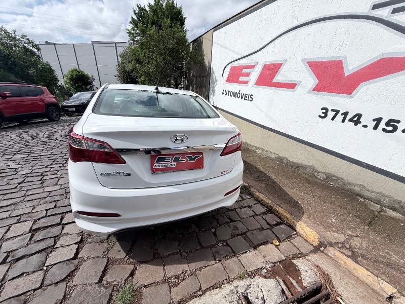 HYUNDAI HB20 SEDAN COMFORT 1.0 2017/2017 ELY AUTOMÓVEIS LAJEADO / Carros no Vale