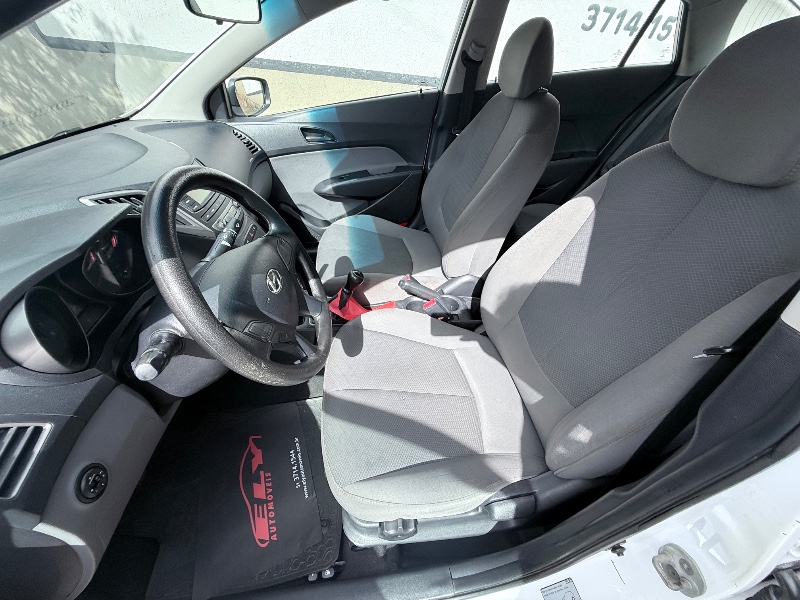 HYUNDAI HB20 SEDAN COMFORT 1.0 2017/2017 ELY AUTOMÓVEIS LAJEADO / Carros no Vale