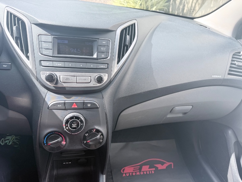 HYUNDAI HB20 SEDAN COMFORT 1.0 2017/2017 ELY AUTOMÓVEIS LAJEADO / Carros no Vale