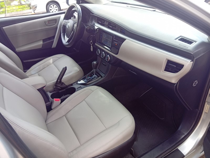 TOYOTA COROLLA 1.8 GLI 16V FLEX 4P AUTOMÁTICO 2016/2017 ALTERNATIVA VEÍCULOS LAJEADO / Carros no Vale