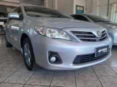 TOYOTA COROLLA 2.0 XEI 2011/2012 RENAUTO VEÍCULOS LAJEADO / Carros no Vale