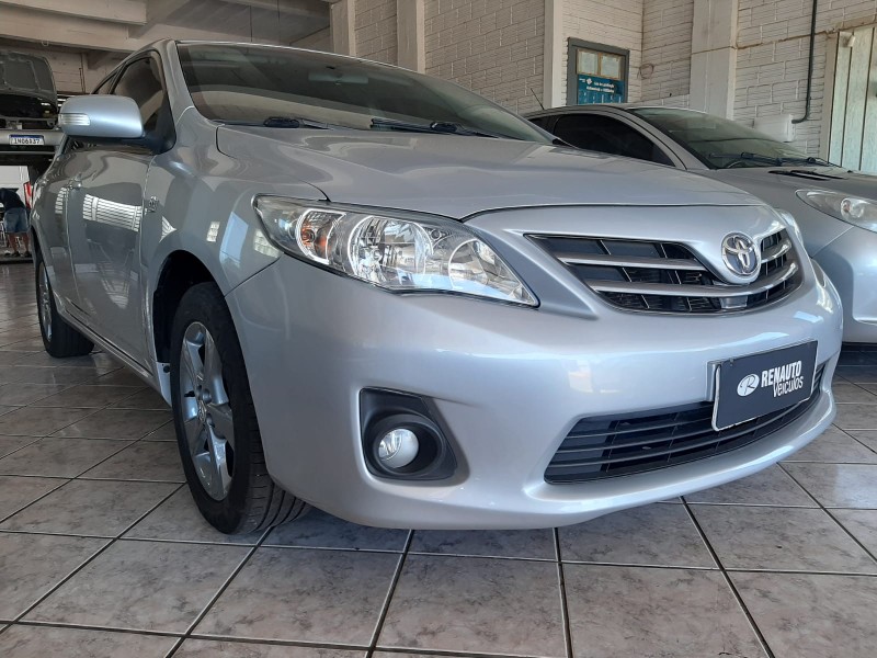 TOYOTA COROLLA 2.0 XEI 2011/2012 RENAUTO VEÍCULOS LAJEADO / Carros no Vale TOYOTA COROLLA 2.0 XEI 2011/2012 RENAUTO VEÍCULOS LAJEADO / Carros no Vale