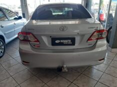 TOYOTA COROLLA 2.0 XEI 2011/2012 RENAUTO VEÍCULOS LAJEADO / Carros no Vale