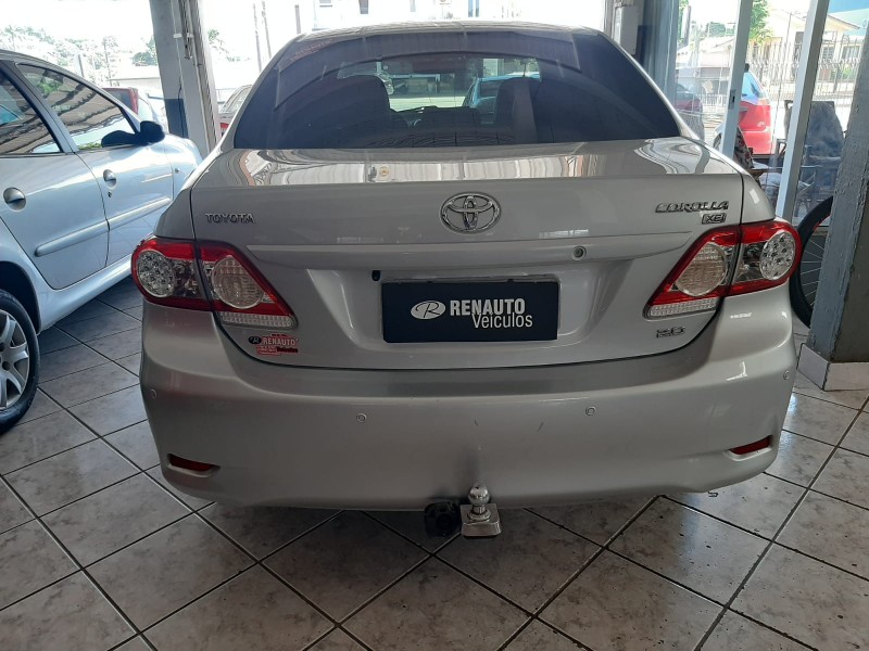 TOYOTA COROLLA 2.0 XEI 2011/2012 RENAUTO VEÍCULOS LAJEADO / Carros no Vale TOYOTA COROLLA 2.0 XEI 2011/2012 RENAUTO VEÍCULOS LAJEADO / Carros no Vale