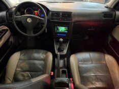 VOLKSWAGEN GOLF 1.6 MI SPORTLINE 8V 2009/2009 LUCAS AUTOMÓVEIS BOM RETIRO DO SUL / Carros no Vale