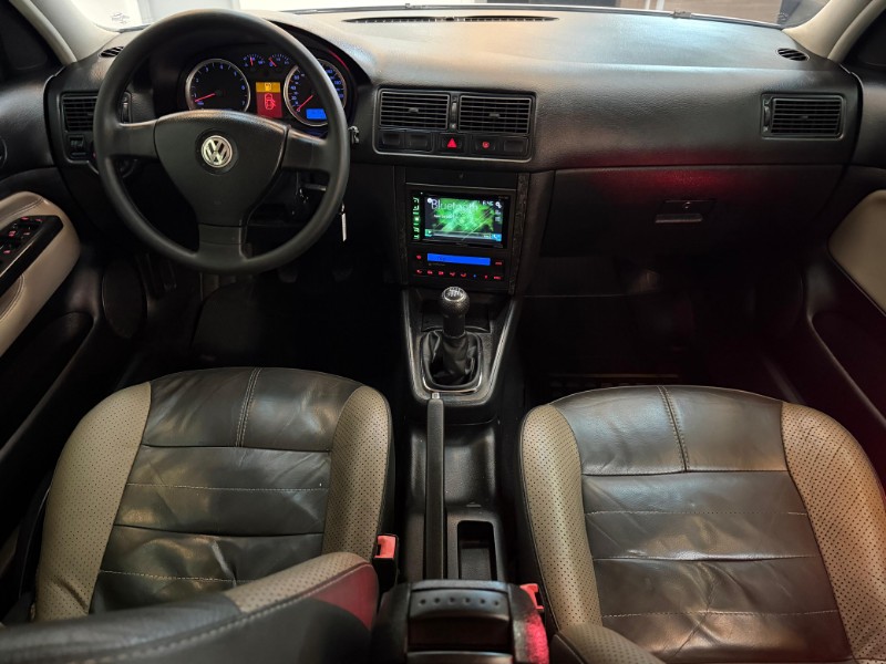 VOLKSWAGEN GOLF 1.6 MI SPORTLINE 8V 2009/2009 LUCAS AUTOMÓVEIS BOM RETIRO DO SUL / Carros no Vale