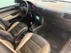 VOLKSWAGEN GOLF 1.6 MI SPORTLINE 8V 2009/2009 LUCAS AUTOMÓVEIS BOM RETIRO DO SUL / Carros no Vale