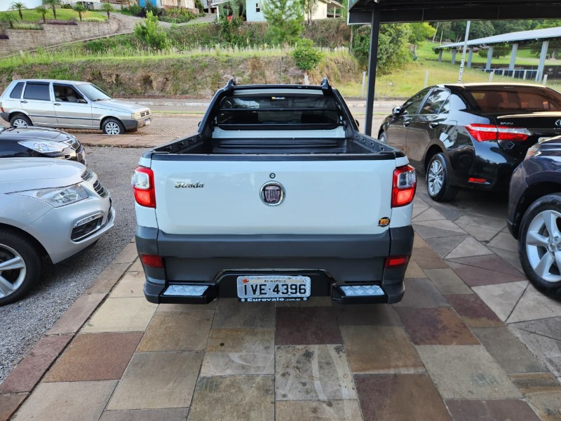 FIAT STRADA WORKING 1.4 2013/2014 TS VEÍCULOS ANTA GORDA / Carros no Vale