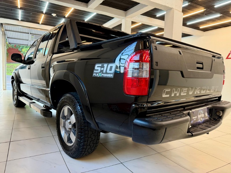 CHEVROLET S10 EXECUTIVE 2.4 FLEX CD 2011/2011 LUCAS AUTOMÓVEIS BOM RETIRO DO SUL / Carros no Vale
