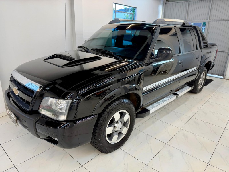 CHEVROLET S10 EXECUTIVE 2.4 FLEX CD 2011/2011 LUCAS AUTOMÓVEIS BOM RETIRO DO SUL / Carros no Vale