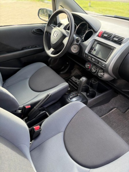 HONDA FIT 1.4 LX 8V GASOLINA 4P AUTOMÁTICO 2006/2006 NEURI VEÍCULOS LAJEADO / Carros no Vale