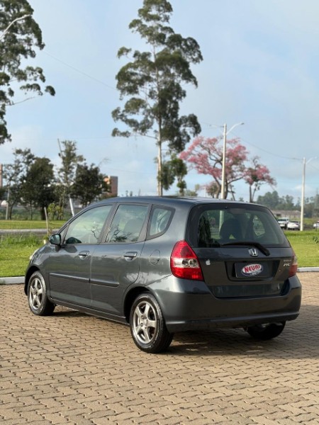 HONDA FIT 1.4 LX 8V GASOLINA 4P AUTOMÁTICO 2006/2006 NEURI VEÍCULOS LAJEADO / Carros no Vale