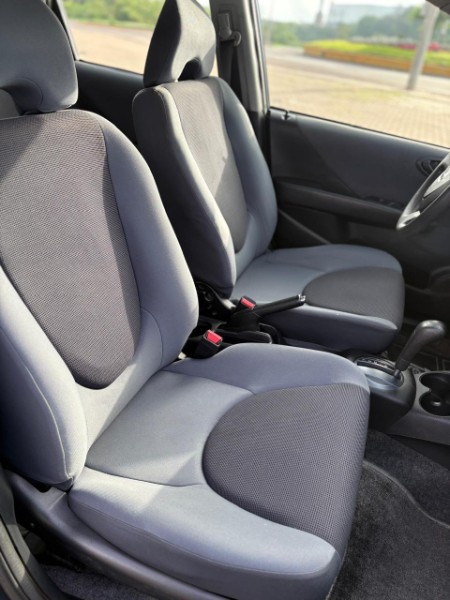 HONDA FIT 1.4 LX 8V GASOLINA 4P AUTOMÁTICO 2006/2006 NEURI VEÍCULOS LAJEADO / Carros no Vale