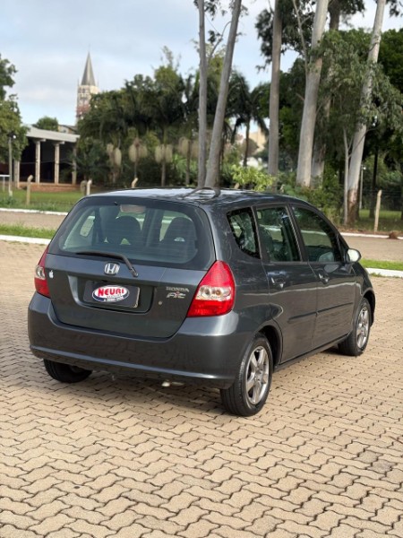 HONDA FIT 1.4 LX 8V GASOLINA 4P AUTOMÁTICO 2006/2006 NEURI VEÍCULOS LAJEADO / Carros no Vale