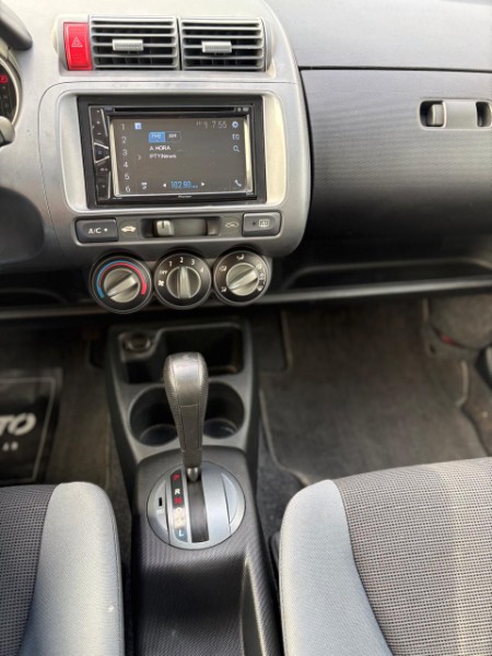 HONDA FIT 1.4 LX 8V GASOLINA 4P AUTOMÁTICO 2006/2006 NEURI VEÍCULOS LAJEADO / Carros no Vale