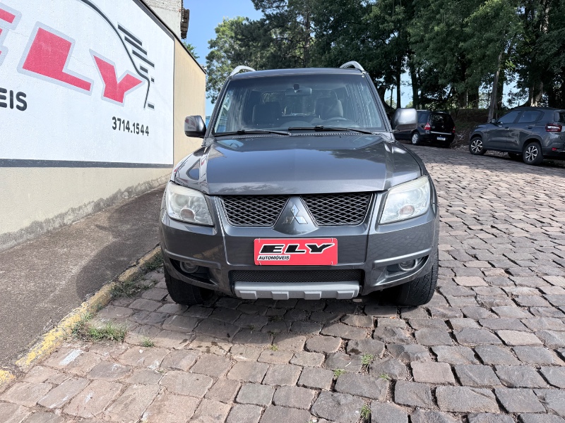 MITSUBISHI PAJERO TR4 2.0 4X2 16V 140CV FLEX 4P AUTOMÁTICO 2013/2013 ELY AUTOMÓVEIS LAJEADO / Carros no Vale