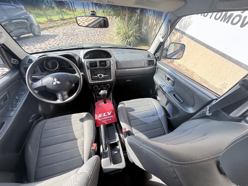 MITSUBISHI PAJERO TR4 2.0 4X2 16V 140CV FLEX 4P AUTOMÁTICO 2013/2013 ELY AUTOMÓVEIS LAJEADO / Carros no Vale