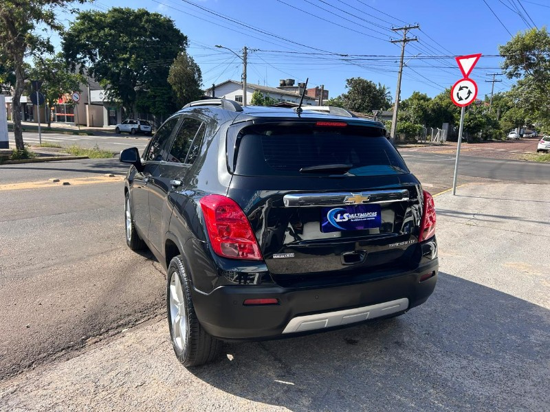 CHEVROLET TRACKER LTZ 1.8 16V FLEX 4X2 AUT. 2014/2014 LS MULTIMARCAS VENÂNCIO AIRES / Carros no Vale CHEVROLET TRACKER LTZ 1.8 16V FLEX 4X2 AUT. 2014/2014 LS MULTIMARCAS VENÂNCIO AIRES / Carros no Vale