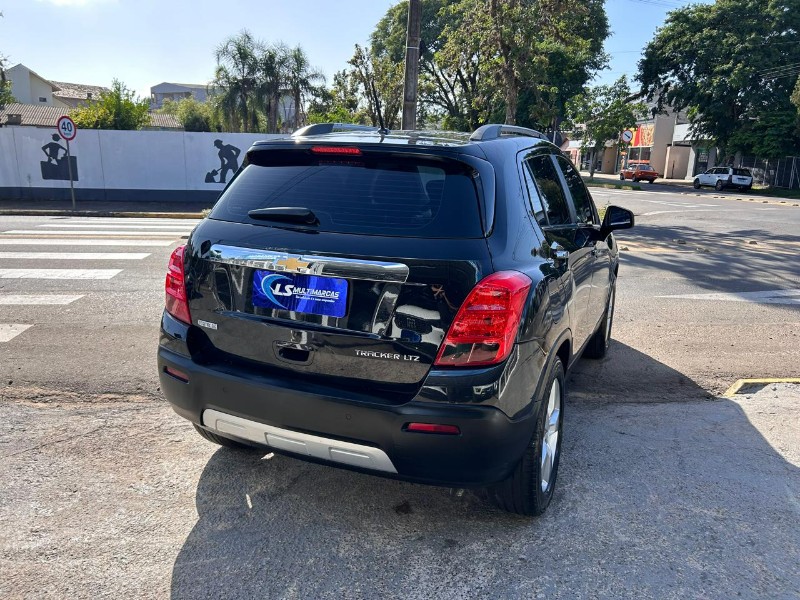 CHEVROLET TRACKER LTZ 1.8 16V FLEX 4X2 AUT. 2014/2014 LS MULTIMARCAS VENÂNCIO AIRES / Carros no Vale CHEVROLET TRACKER LTZ 1.8 16V FLEX 4X2 AUT. 2014/2014 LS MULTIMARCAS VENÂNCIO AIRES / Carros no Vale