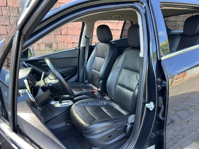 CHEVROLET TRACKER LTZ 1.8 16V FLEX 4X2 AUT. 2014/2014 LS MULTIMARCAS VENÂNCIO AIRES / Carros no Vale CHEVROLET TRACKER LTZ 1.8 16V FLEX 4X2 AUT. 2014/2014 LS MULTIMARCAS VENÂNCIO AIRES / Carros no Vale