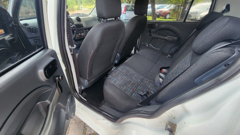 FIAT UNO 1.0 EVO VIVACE 8V 2014/2014 FERNANDO AUTOMÓVEIS | REVENDA DE CARROS ARROIO DO MEIO ARROIO DO MEIO / Carros no Vale