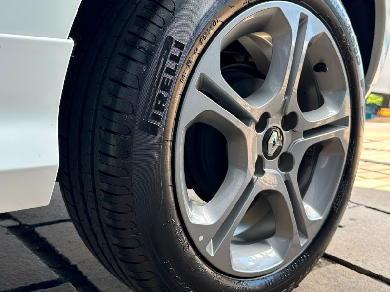 RENAULT SANDERO GT LINE 1.6 2016/2016 SÉTIMA VEÍCULOS GUAPORÉ / Carros no Vale